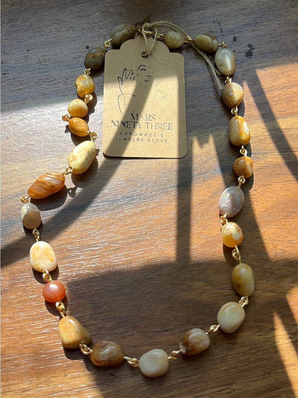 CORAL JADE NECKLACE - Picture 5 of 5